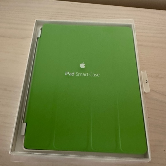 iPad Smart Cover for iPad 2 - Picture 3 of 3